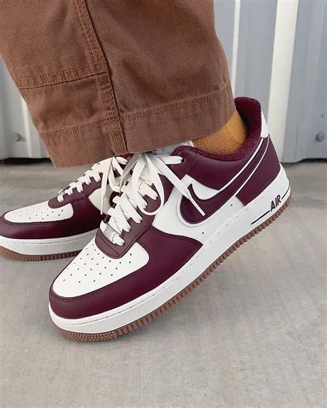 Nike Men's Air Force 1 '07 LV8 Shoes 